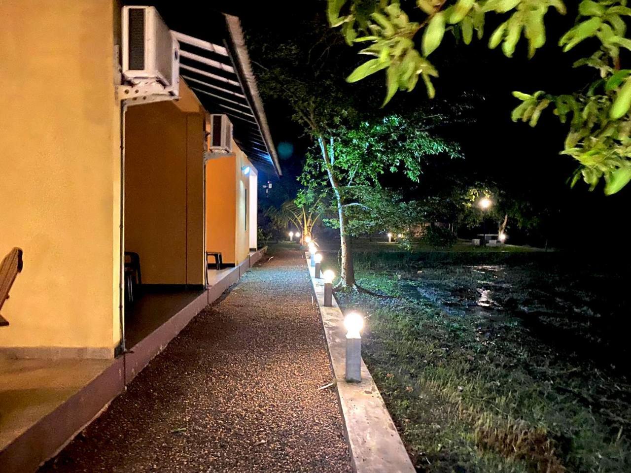 Athyantha Resort Anuradhapura Exteriör bild
