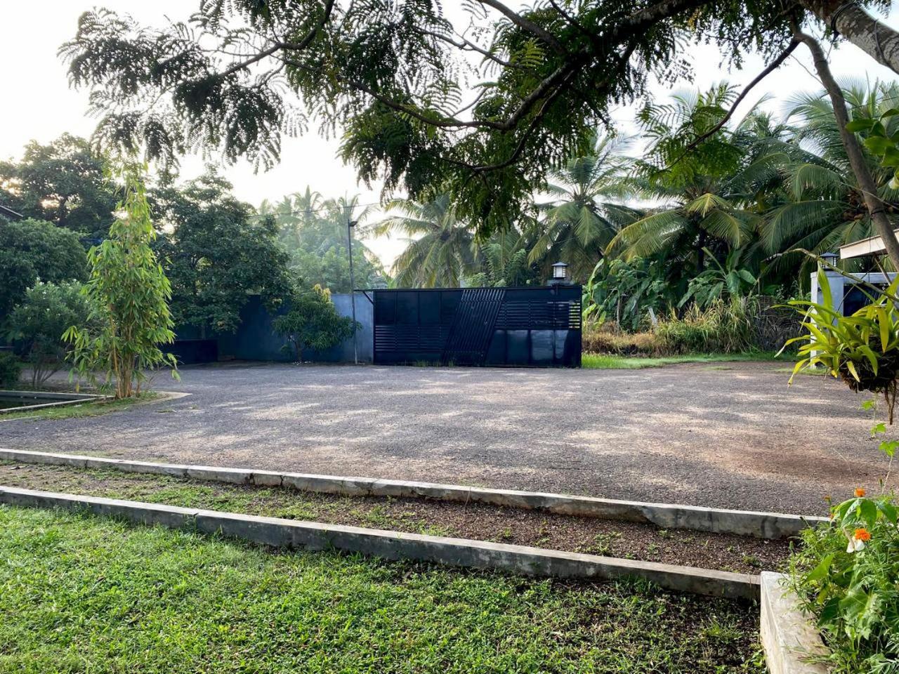 Athyantha Resort Anuradhapura Exteriör bild