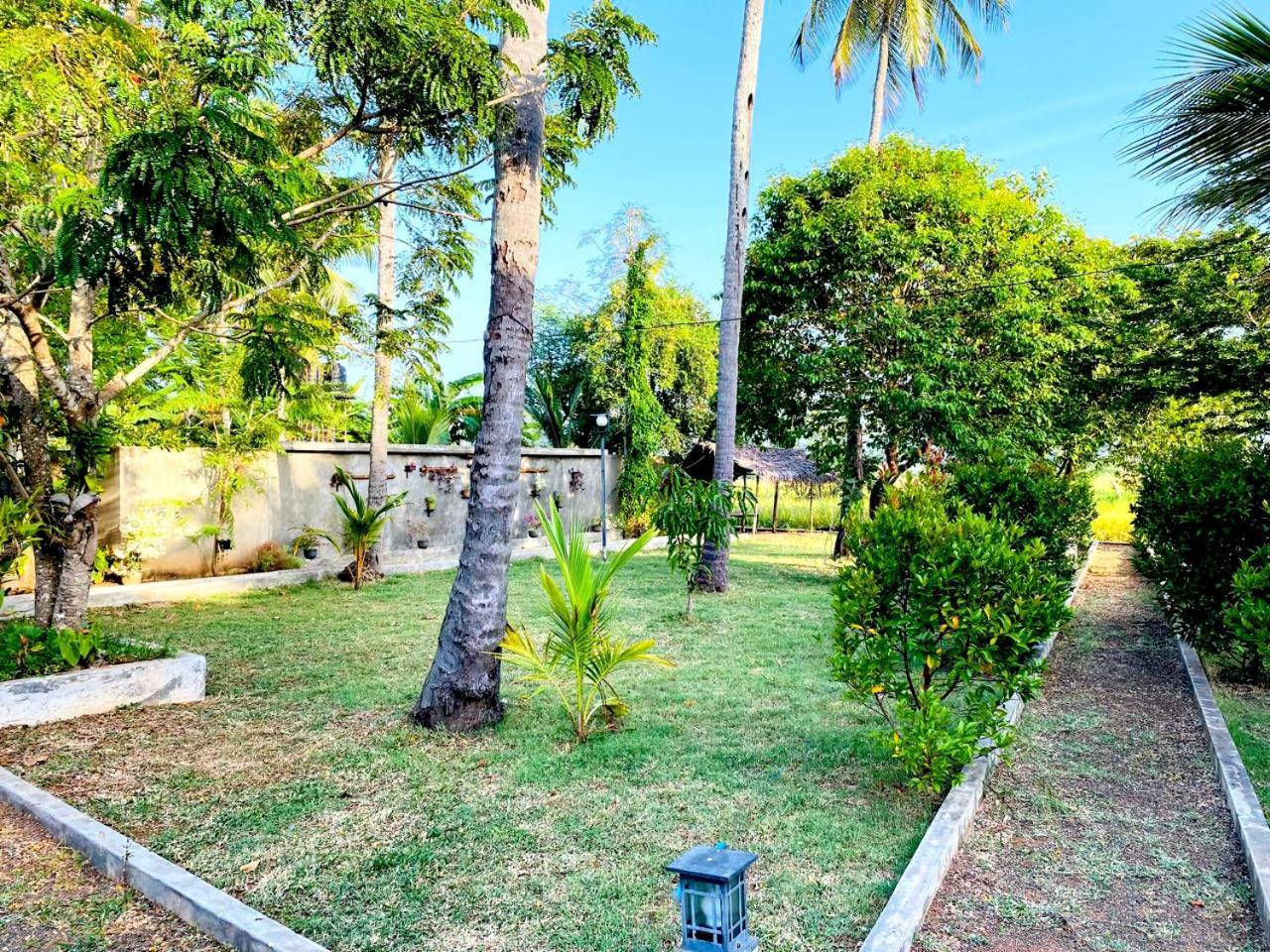 Athyantha Resort Anuradhapura Exteriör bild