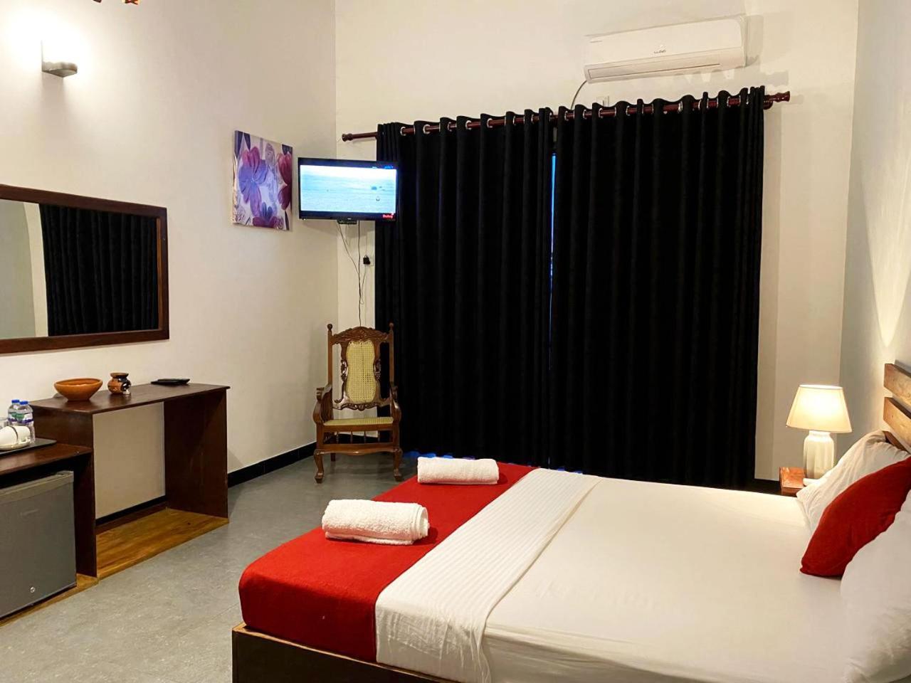 Athyantha Resort Anuradhapura Exteriör bild
