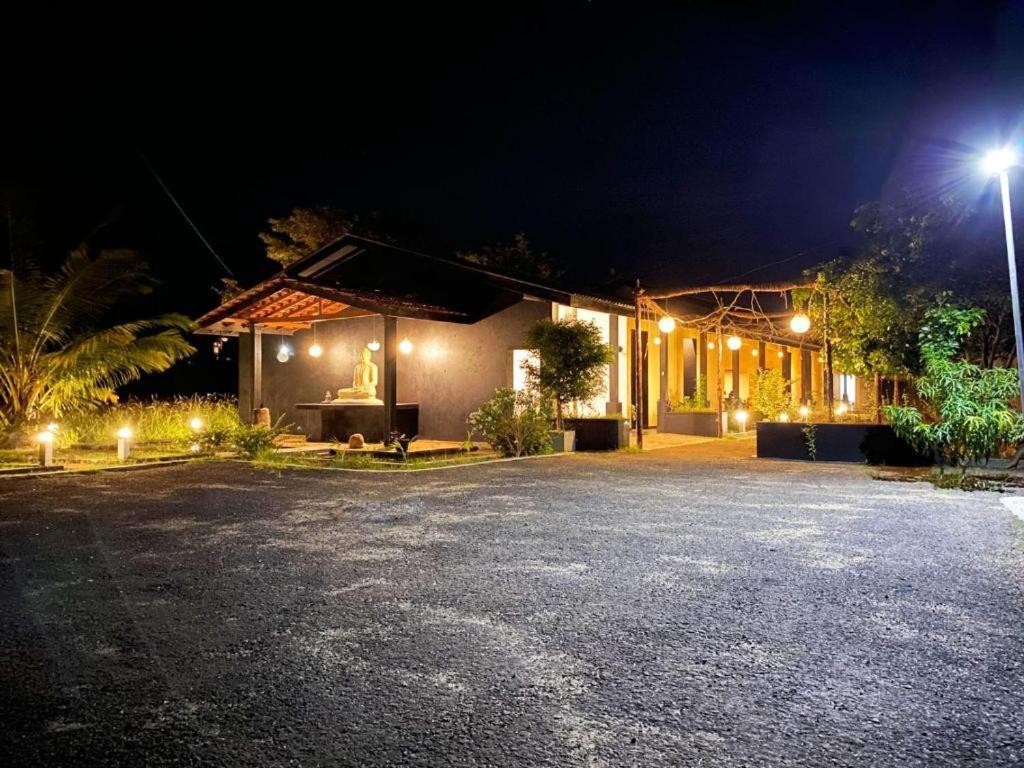 Athyantha Resort Anuradhapura Exteriör bild
